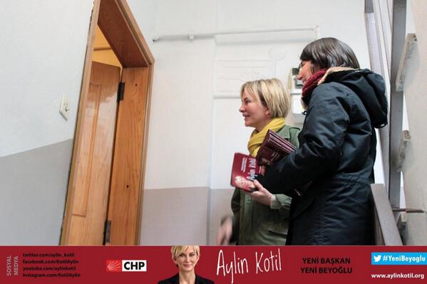 aylin_kotil's tweet photo. #YeniBeyoglu için Piyalepaşa mahallemizde çalışmalarımıza devam ettik. Umuda açılan her kapı yüzümüzü güldürüyor... http://t.co/77kAfGZ9kB