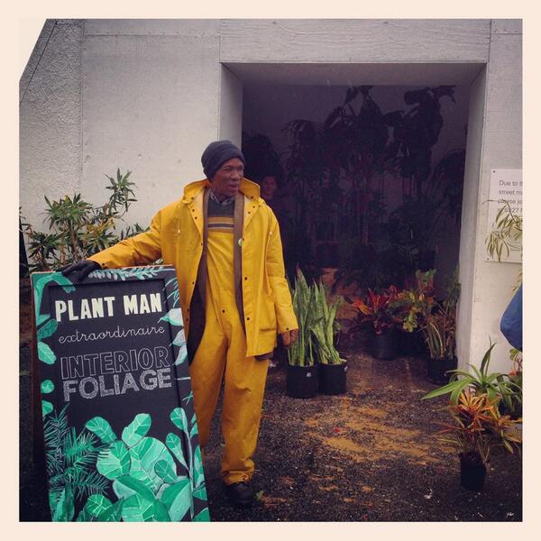 Trans_lation_VM's tweet photo. Today's Trans.lation: Photo of the Day - "Plant Man Extraordinaire" http://t.co/mAu8NUkjWF