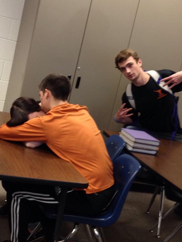 everhart_vic's tweet image. Tired? #HSProblems