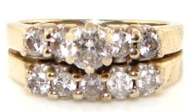 AmAuctionCo's tweet image. Popping the question Valentines Day? Signed diamond ring set! tinyurl.com/lnjz24l  #ValentinesDay #ioas