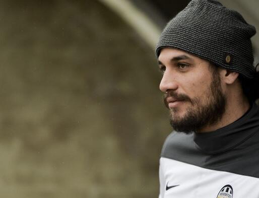 BfpMJNFCUAEpGwh.jpg:large