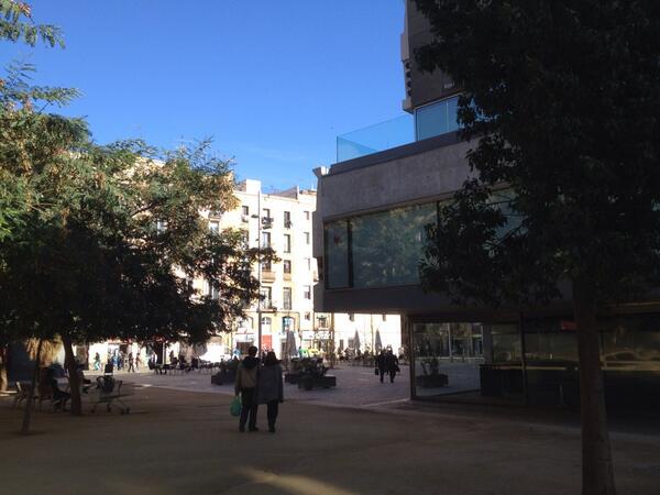 hansteerds's tweet image. #alienarchitecture #corners #raval