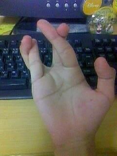 TuiterHits's tweet photo. Solo 1 de cada 10 personas puede hacerlo. RT si eres una de ellas! http://t.co/sxlQRQ9ixC