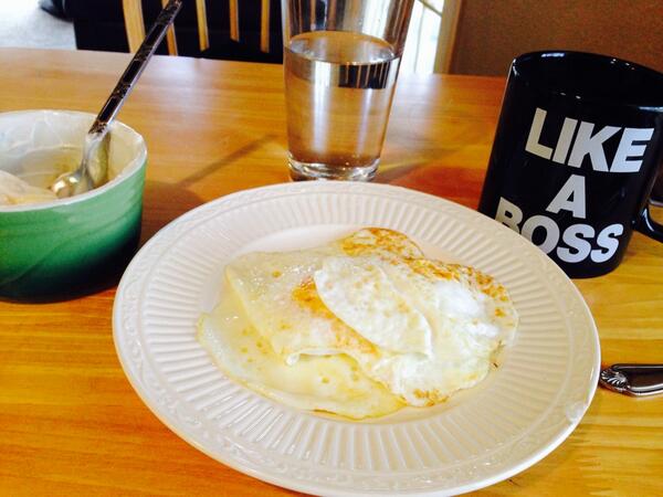 ThatFitspo's tweet photo. Eat. Your. Breakfast! http://t.co/Ggg99ppFre