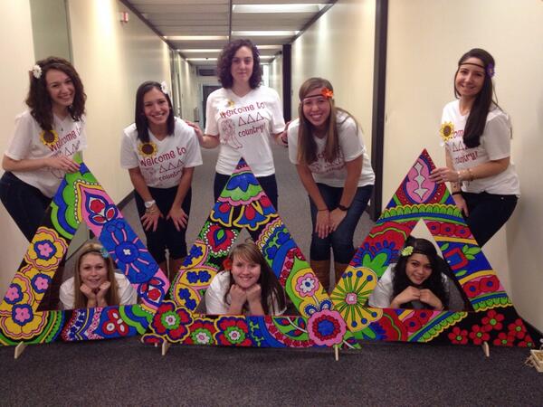 christine_barr's tweet image. ΔΔΔ 💛💙 #trideltatuesday #pledgeclass #recruitment