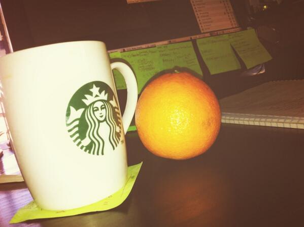 YG__REM's tweet image. Just another day at the office!! #athomeAGENT I love my job :) #lunch