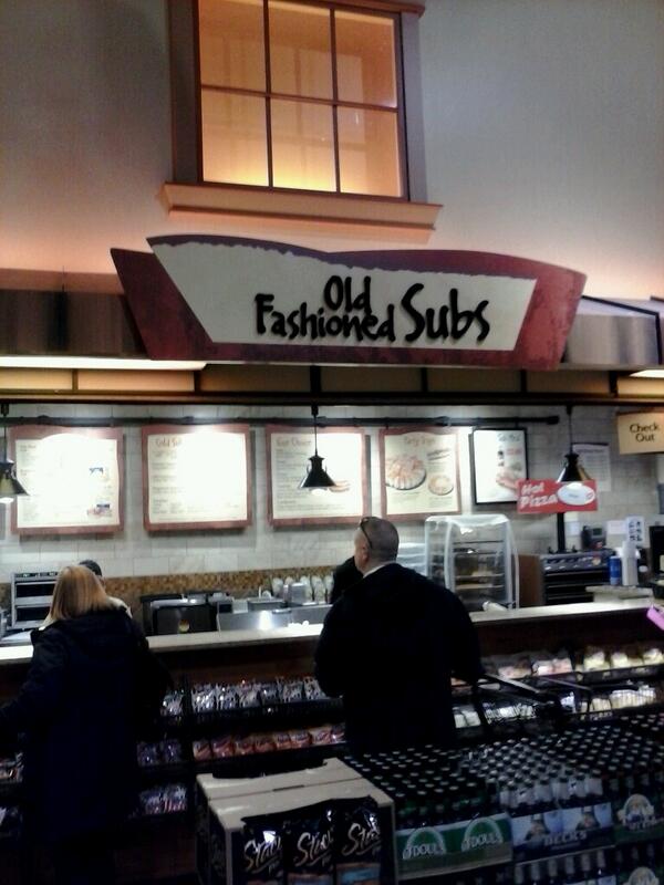 JohnBaker827's tweet image. Rare #Wegman's appearance @emilypitek