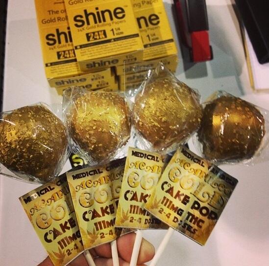 ShinePapersEU's tweet photo. Gold life! #smokegold http://t.co/1xn59o2LGU