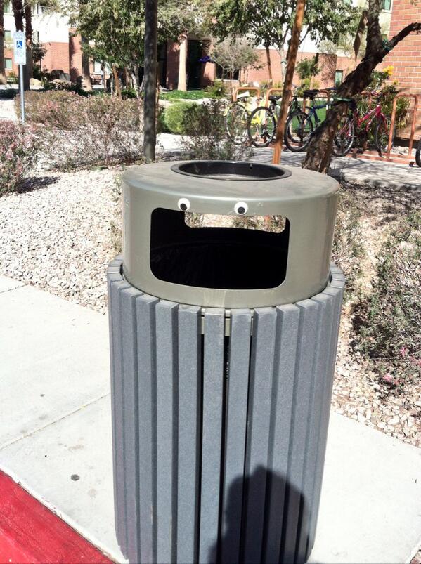 ChristineSnave's tweet image. Gets me every time. #campushumor