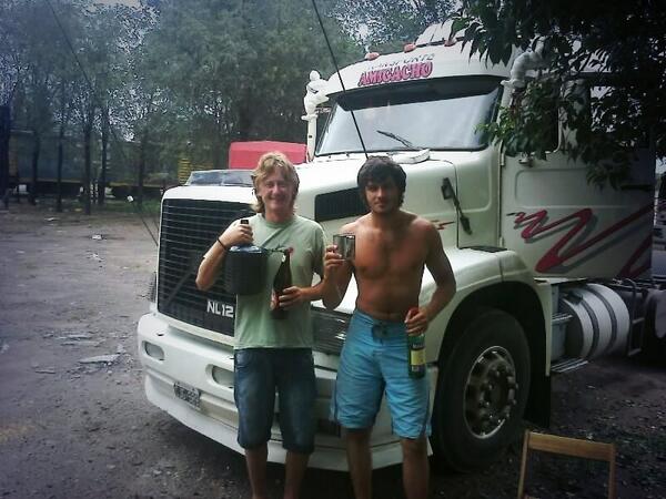transamigacho's tweet photo. Viajando por el pais #trans.amigacho #transporteamigacho http://t.co/zBsqU2saJW