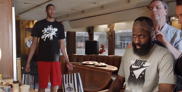 UpperReserved's tweet image. Another funny @footlocker spot. @JHarden13 &amp;amp; @AnthonyDavis76 star in this one upperreserved.com/foot-locker-x-…
