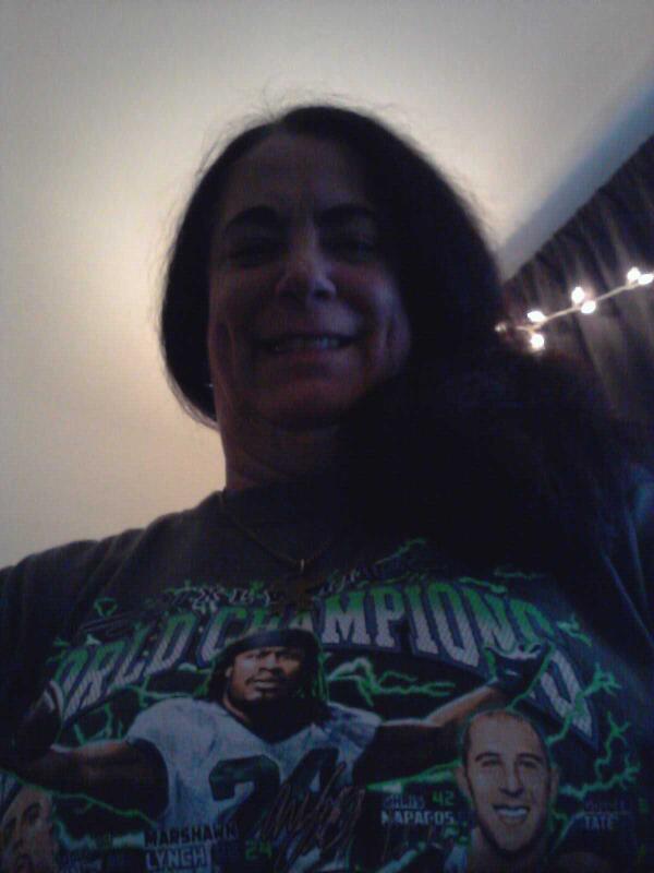 quinnkylene's tweet image. #bombshell Id love to be on your show (and tell you all about the seahawks)