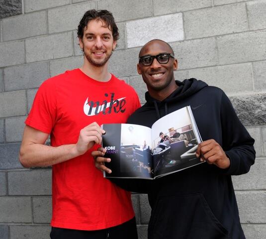 paugasol's tweet photo. RT y podrás ganar una copia de #LifeVida firmada por @kobebryant y por mi! Libro disponible en http://t.co/K94272p0G9 http://t.co/EiqKuJcwY8