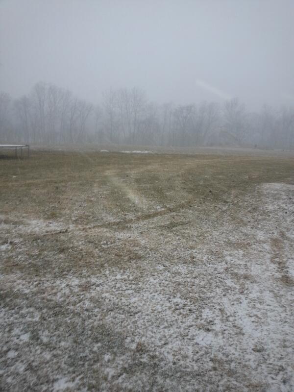BoondockAdventu's tweet photo. Snow starting to come down http://t.co/xxyoEdUS5i