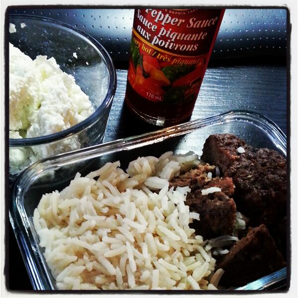 InThisStyle's tweet image. #Preworkout meal - rice, ground beef, cottage cheese + #hotsuace. #growtime