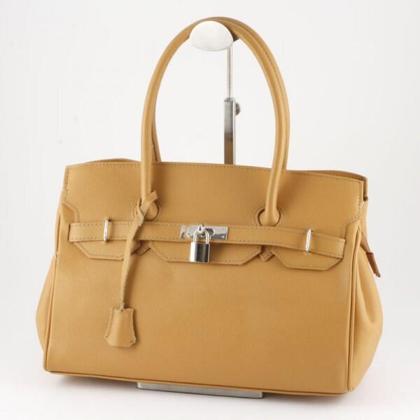ManoliBags's tweet photo. We are having a sale on some inventory items. Please contact us at customercare@manolibags.com for more pricing. http://t.co/54d6VgIA7R