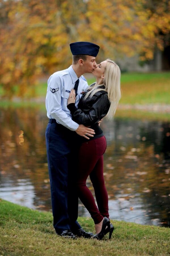 ZarembaDavid's tweet photo. @AXE here it is #KissForPeace http://t.co/Qqclb1KRcI