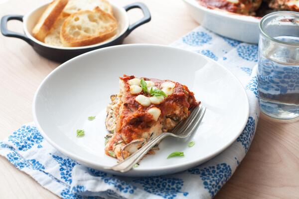 BettyCrocker's tweet image. #DinnerHack: @cindyishungry replaces lasagna noodles with sliced eggplant for lower carbs! bit.ly/LMXqus