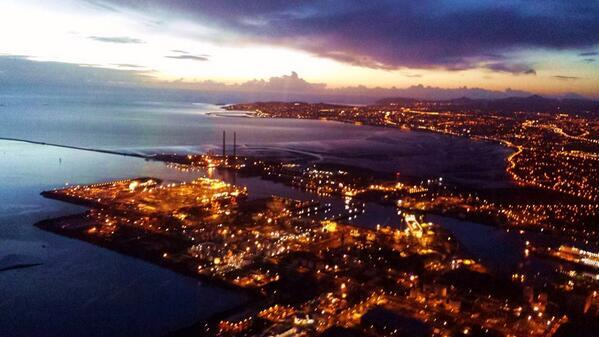 Herdotie's tweet photo. #PicOfTheDay: Irish Air Corps Capture Beautiful Shot Of Dublin At Dawn @defenceforces http://t.co/yCIklfXw39 http://t.co/csvHy8BF5o
