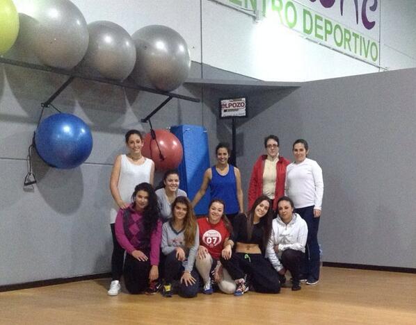GYMHELICHE's tweet photo. Alumnos d gymheliche en las clases de @GloriaAnguis las clases pintan de maravilla. Animaros a probar nuestras clases http://t.co/W8TNzs9obH