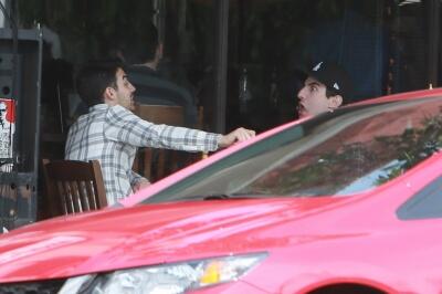 JonasForSure's tweet photo. Joe and Garbo out in LA today. http://t.co/eJp8piaJ6w