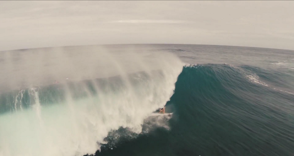 Volcom's tweet photo. Watch some awesome #VolcomPipePro aerial footage from yesterday's heats at Pipeline: http://t.co/ecWe6RFW3r! http://t.co/yEmIq8wNek