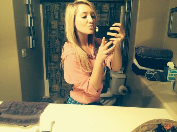 jesssicacarey's tweet image. Happy . 👋