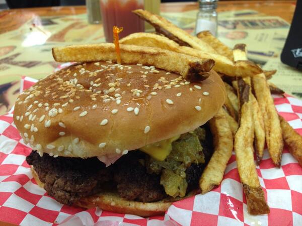 saab007's tweet image. @MothersNOLA, meet the @LagunaBurger! The best #GreenChiliCheeseBurger in NM! 😁 #PerRequest #Route66 #66PitStop #ABQ