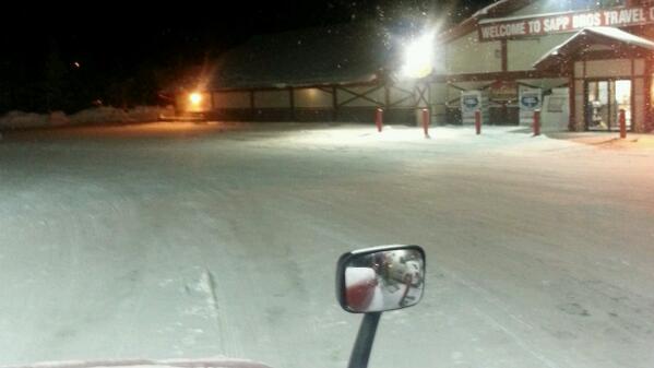 QueenBlue4Ever's tweet photo. Too much snow...:( http://t.co/I60jmVBese