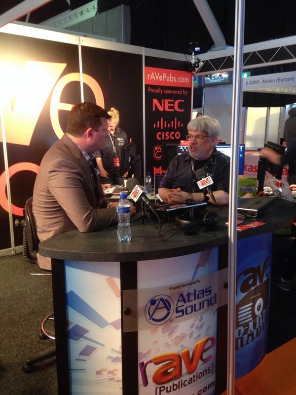 SMARTCollab's tweet image. Frazer from SMART is being interviewed by @rAVePubs right now #lync #ISE2014