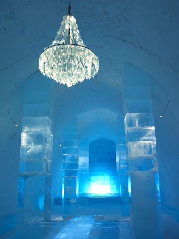 DTW_Holidays's tweet photo. Combine #NorthernLights with the #ICEHOTEL? Discover your ideal aurora adventure here - http://t.co/2D7spyEM71 http://t.co/DHDCs1ingJ