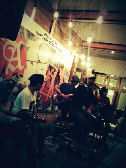 RT <a href="/dixiejogja/">Dixie Yogyakarta</a>: Menunggumu setiap rabu malam 8pm.. <a href="/jasmineakustik/">jasmine akustik</a> ... !