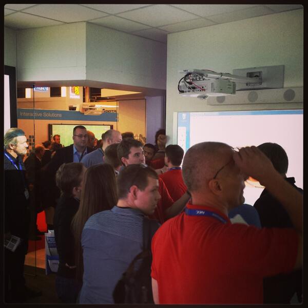 displaynote's tweet image. Literally queuing for displaynote demos @NEC_Display #ISE2014