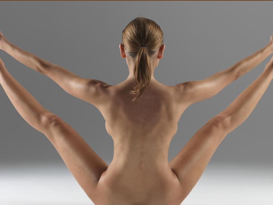 “Try not to gasp at these naked yoga photos: http://t.co/j4eXN6QbCc” .