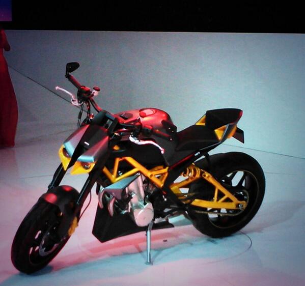 navingehani92's tweet photo. Wow! Hero unveils Hastur; 620cc super premium bike! @AutoExpo2014 http://t.co/AyIlDV8IHI