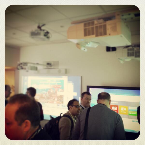 displaynote's tweet image. ISE day 2. Demos well underway with @NEC_Display #collaboration #BYOD #ISE2014