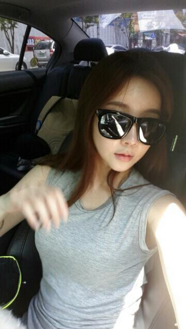 eyebobos's tweet image. S 고객님의 썬글라스 구매후 착용샷~
제품에 대한 자세한 정보는 카카오 스토리 아이디 찿기에서 bobos검색하시고, 보보스안경 소식받기 하시면 확인 할수 있습니다