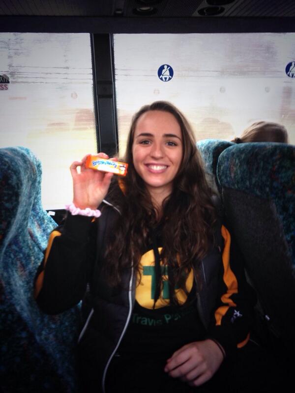 RateMySnacks's tweet photo. @_KateDes  only gave a 7/10 for This HEART#breakaway "pretty high rating for just a chocolate bar" http://t.co/jra8djEcgI