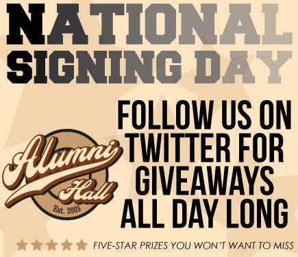 AlumniHallUGA's tweet photo. #UGA fans, celebrate #NSD w/ us! We're giving away prizes all day, just RT &amp; follow for your chance! #CommitToTheG http://t.co/BlJqeEHowt