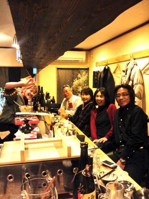 0014Ok's tweet photo. やっぱりいつもの店で、いつもの仲間と♪大阪☆～ http://t.co/jWT6Uj4wDp