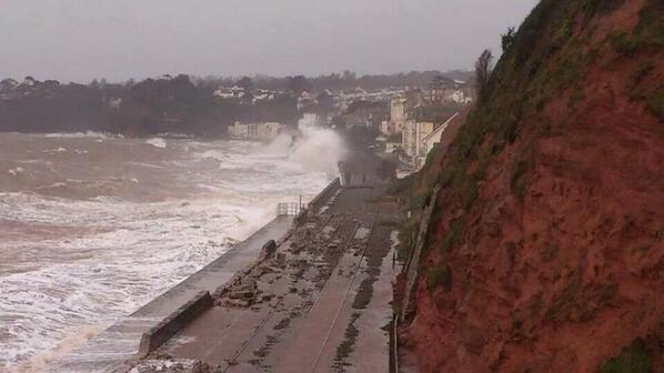 GWRHelp's tweet image. This photo shows the problems at Dawlish. We are advising not to travel to/from Devon &amp;amp; Cornwall.