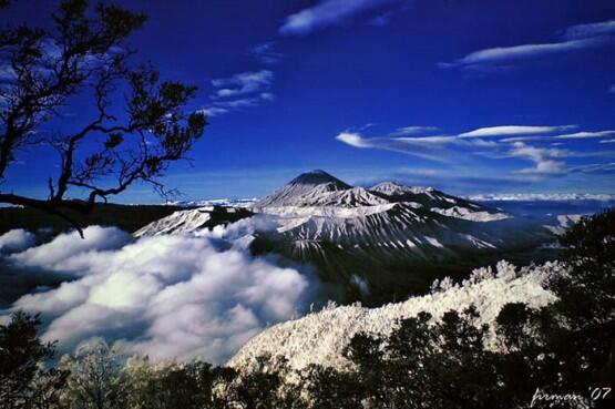 SurgaNegriku's tweet photo. Gunung Jaya wijaya, Papua :) http://t.co/A4exH3uLLs