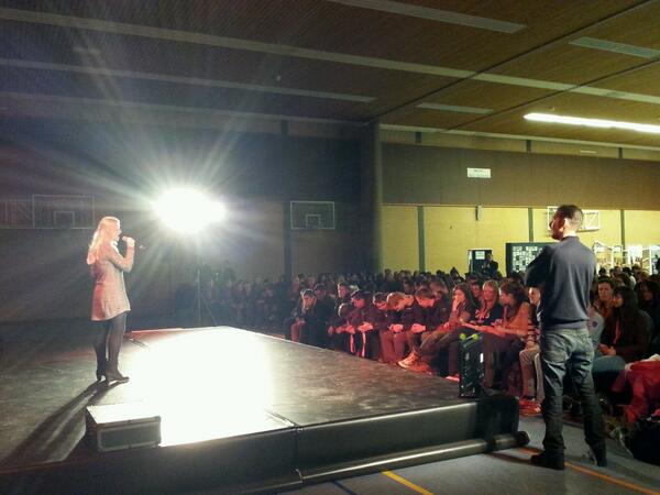JosienJB's tweet photo. HanzeXperience got talent! #hx2014 @hanze http://t.co/dmSglq9qPQ