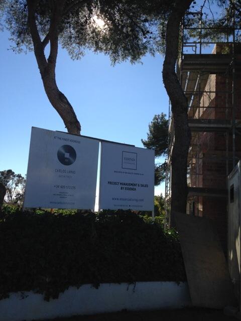 EssenzaLiving's tweet photo. Under construction in #losmonteros #marbella #contemporary #living by #essenzaliving #carloslamas http://t.co/7thvfSRISL