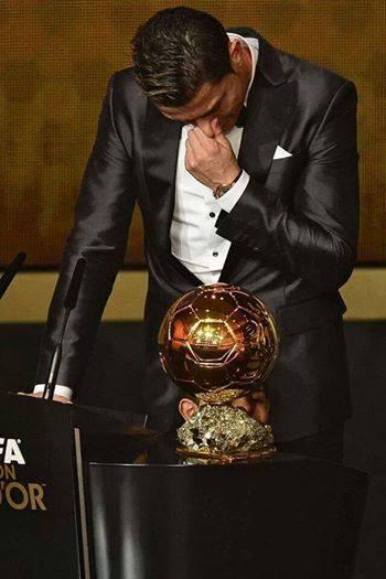 Alertefoot's tweet photo. Aujourd'hui c'est l'anniversaire de @Cristiano #Ronaldo ! Il fête ses 29 ans !!
1 RT = BON ANNIVERSAIRE #REALMADRID http://t.co/ouJBwhGCnF