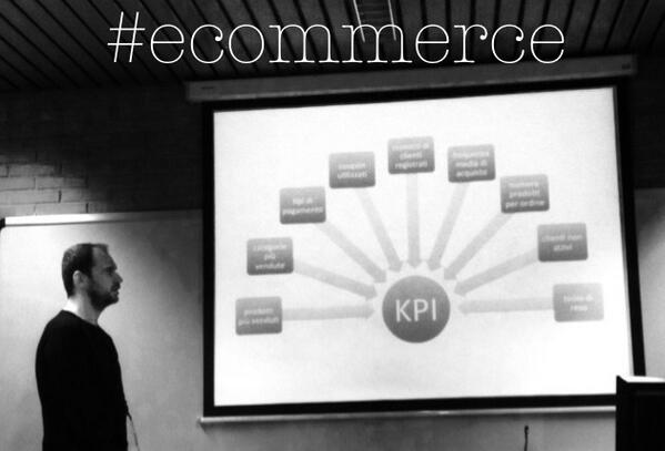 Food_Wine_Iulm's tweet photo. Oggi in classe con @gluca che ci parla di #ecommerce #masterfoodandwine @uniiulm @KarimanLabib @Amadei88 @passons90 http://t.co/93ksW9vQ8D