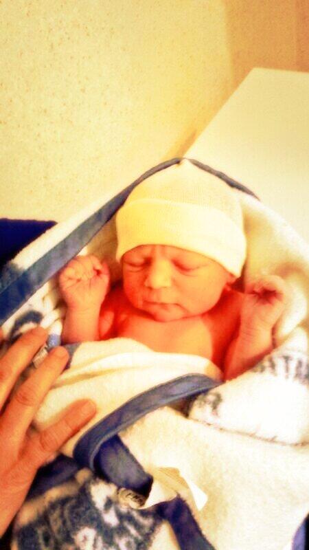 dexageraos's tweet photo. Estamos de Enhorabuena!!! La Peña crece!!! Enhorabuena papis!!! http://t.co/w5ehX1HeKY