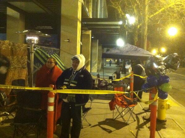 TomYazwinski's tweet image. More fans continue to show up for the #ChampionshipParade It's going to be so fun. #Celebrate48