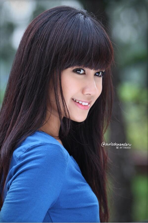 yurisdewandaru's tweet photo. Tweetku ke-10k, untuk Bintang @AnisaRahma_Adi yg bikin aku semangat motret, motret dan motret! 😍 http://t.co/kPTrrj4LkV
