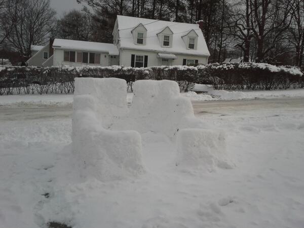 thoughtsofidiot's tweet image. Fort building time